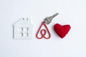 EVCİL HAYVANLARLA AIRBNB SEÇİMİ NASIL OLMALI?
